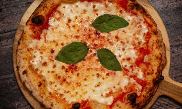 Margherita Pizza in Clones