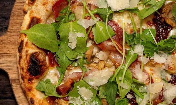 Rustica-Pizza in Clones
